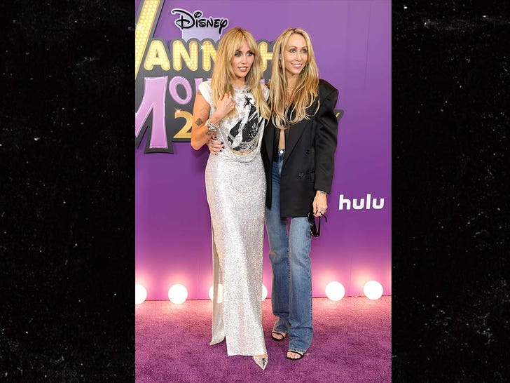 Miley Cyrus and Tish Cyrus