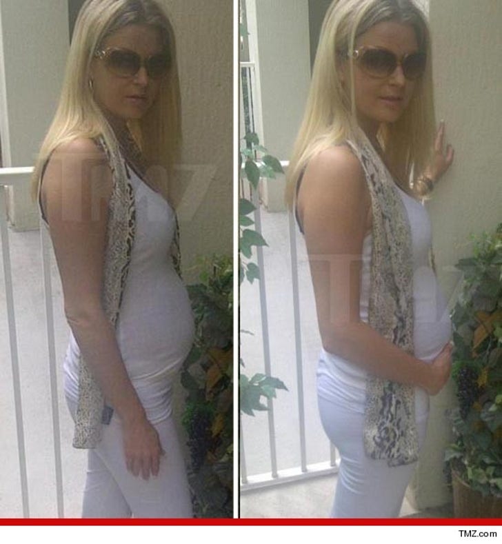 Kate Major Pregnant -- Baby Bump Photo :: 0819-kate-major-tmz-wm-3