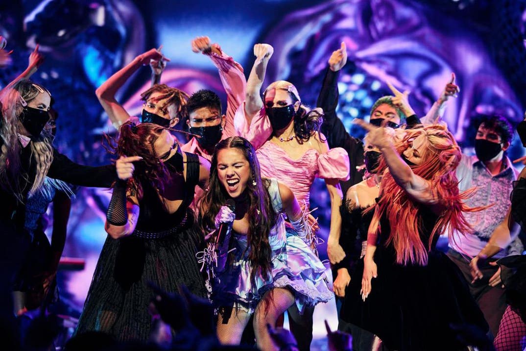 1116-Olivia-Rodrigo’s-Performance-Photos0009