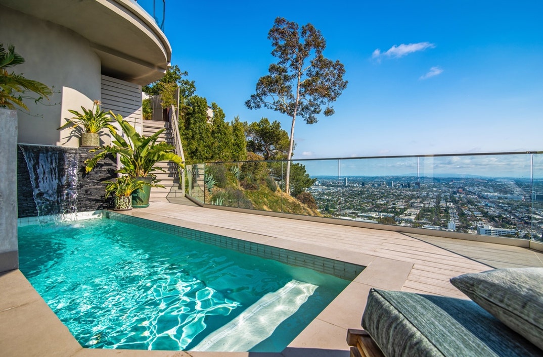 Nicole Scherzinger Relists LA Home 18