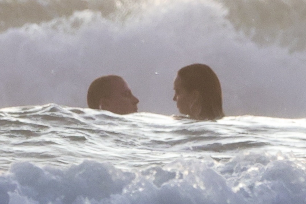 Channing Tatum PDA GF Beach 2