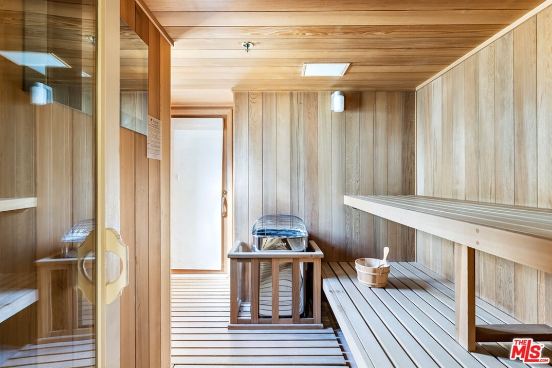 Dr Dre Beach House 7