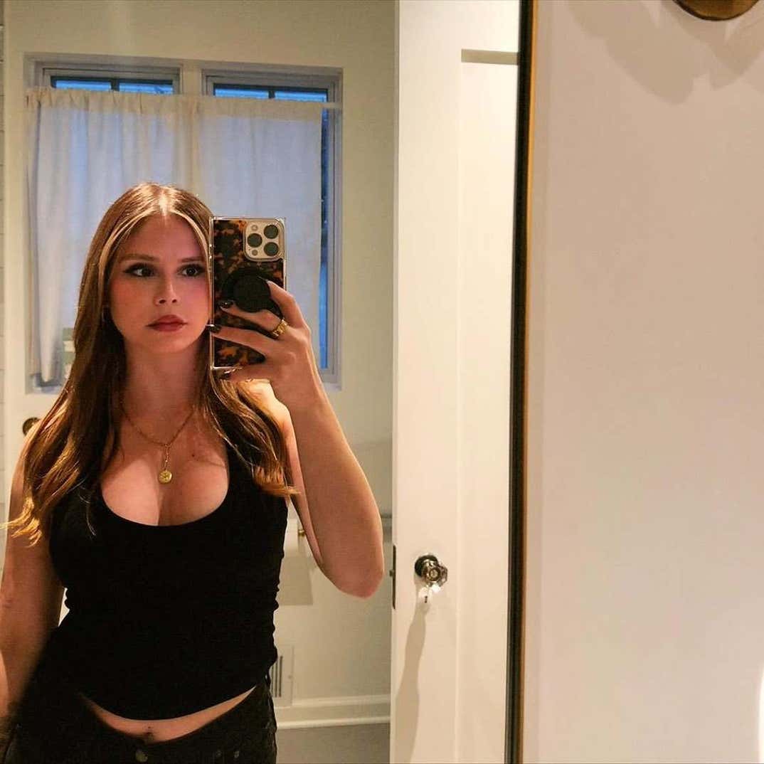 Erin Moriarty Hot Shots 4
