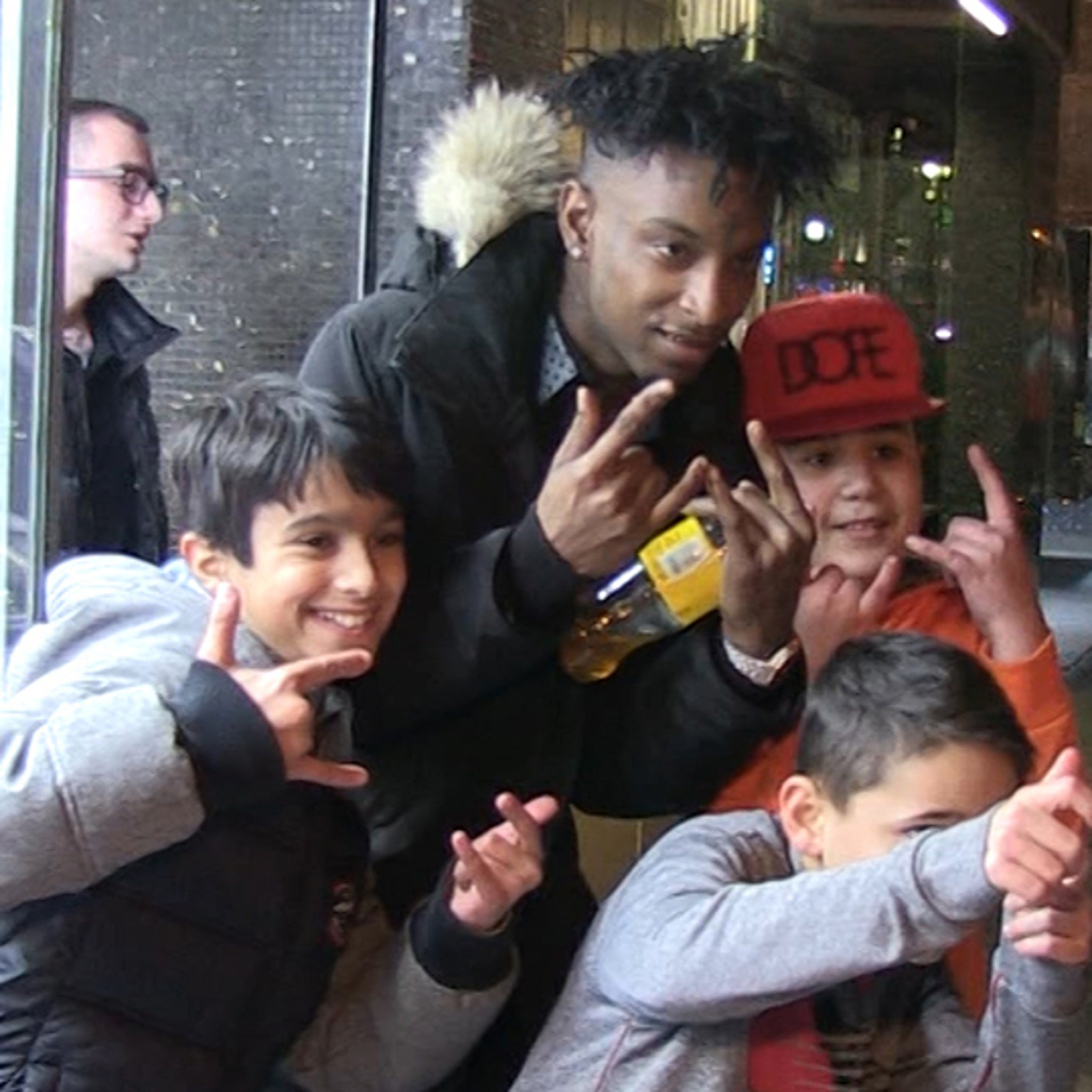 21 Savage And His Kids Rock Out In The Car