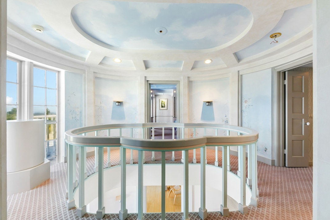 Richard Simmons Home Sale 26