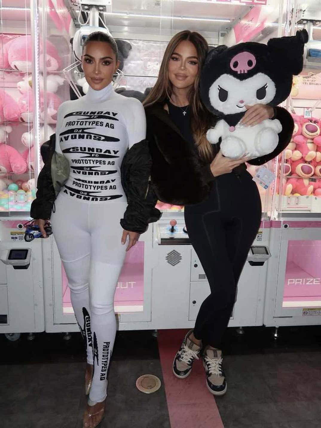 Kim Khloe Kardashian Fam Tokyo Trip 9