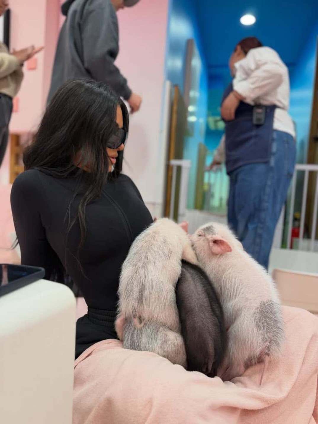 Kim Khloe Kardashian Fam Tokyo Trip 22