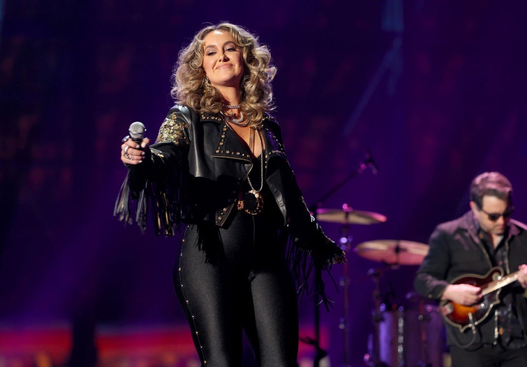 Lainey Wilson Performance Pics 3