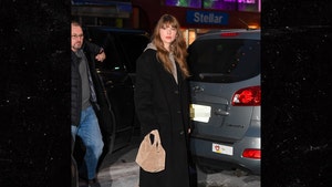 Taylor Swift Hits the Music Studio in NYC Solo