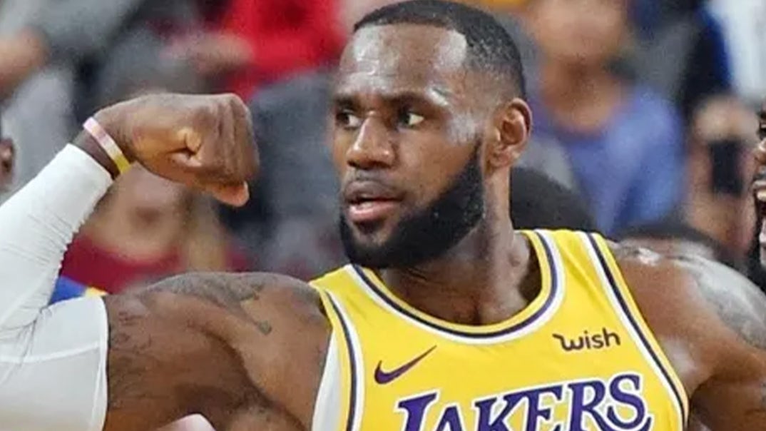 0623-Lebron-James-On-The-Court-PRIMARY