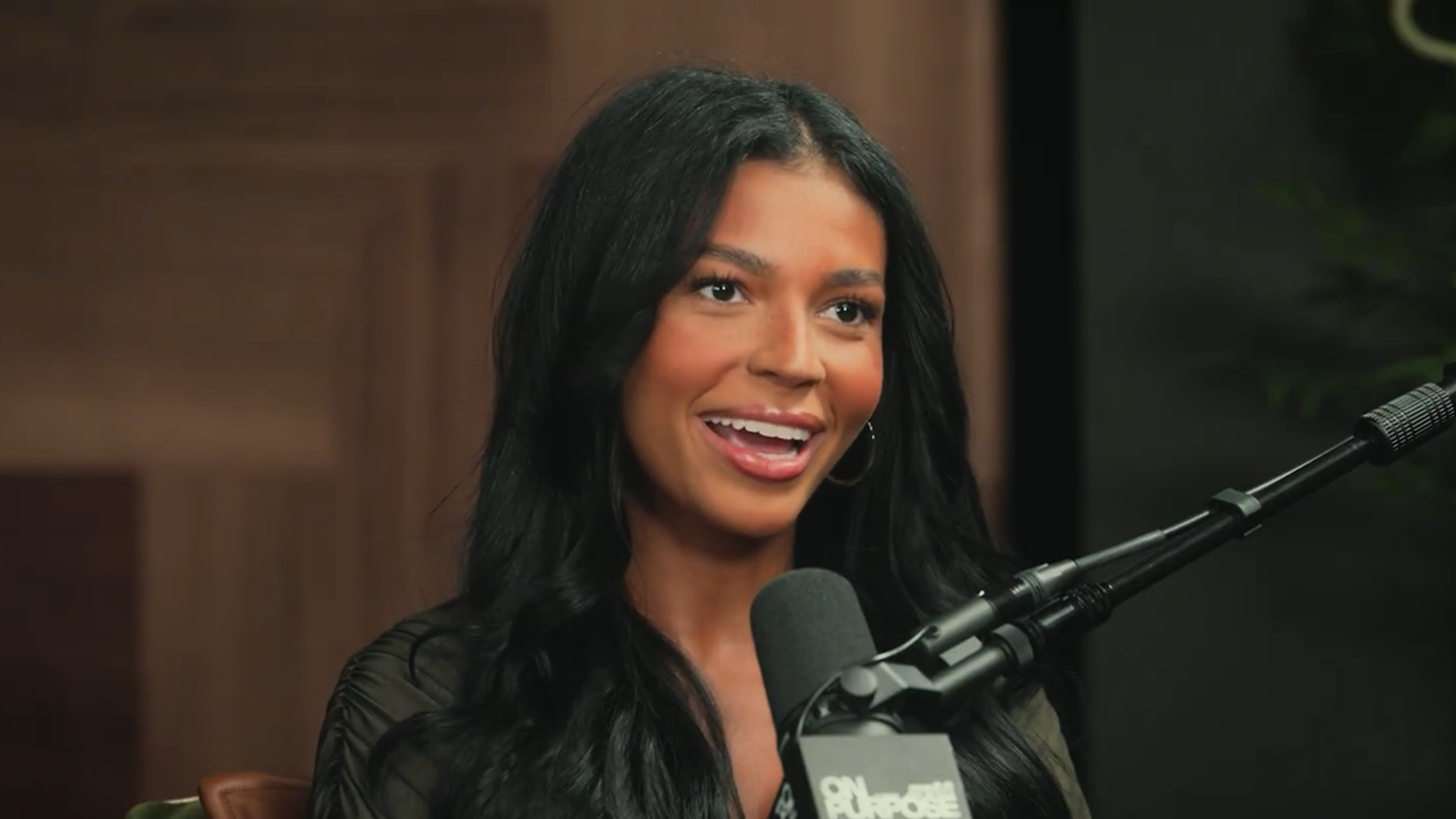 Reality Star Layla Taylor Rocks Fans: Comes Out, Dating a Woman!