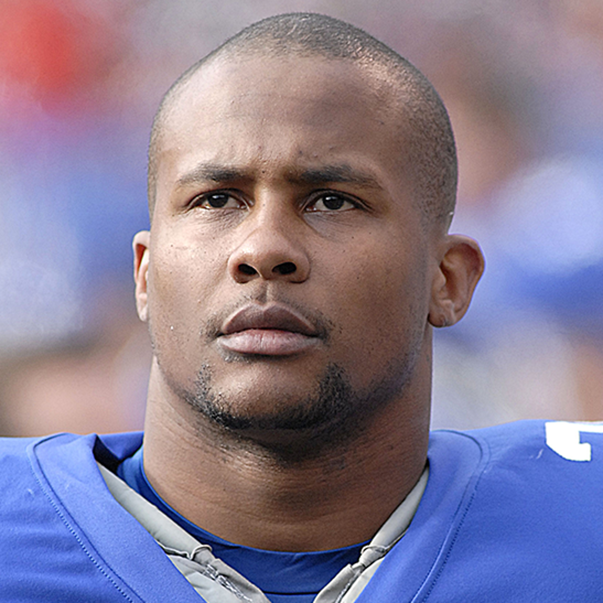 New York Giants running back Derrick Ward (34) waves off the officials  ruling that he was down by contact on a third and three in the fourth  quarter of the Giants loss