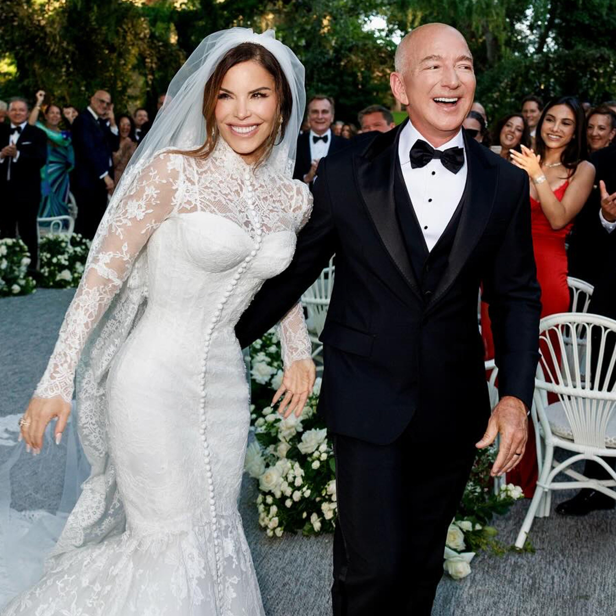 Lauren Sanchez Shares First Look of Wedding Dress, Changes Name on Instagram