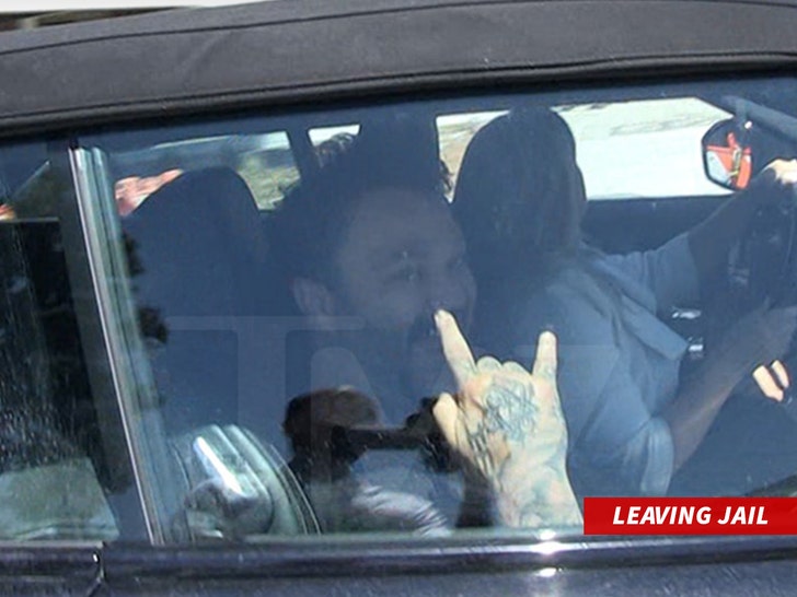 0814-bam-margera-leaving-jail-01