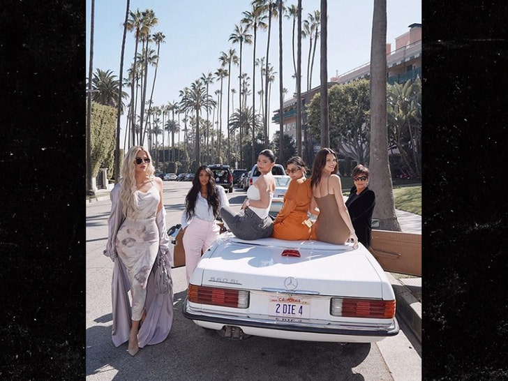 1105-kardashian jenner clan car bevhills-insta