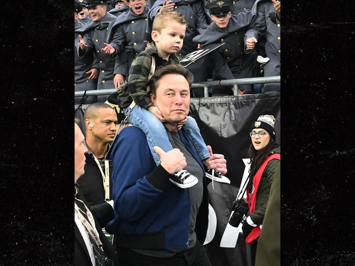 Elon Musk amène son fils au match de football entre l’armée et la marine