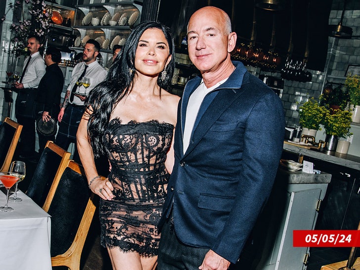 jeff bezos lauren sanchez met gala sub getty swipe