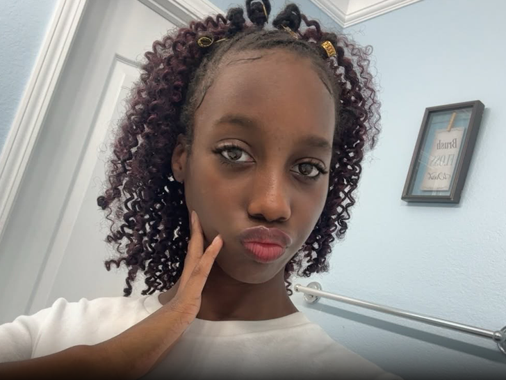 main Karen Derrico insta