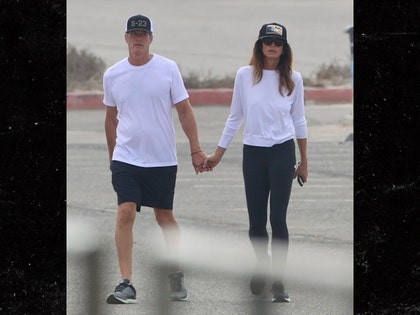 rande-gerber-cindy-crawford-backgrid-1