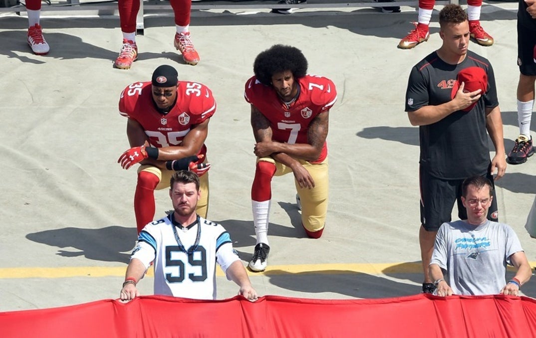 Colin_Kaepernick_knee_anthem07