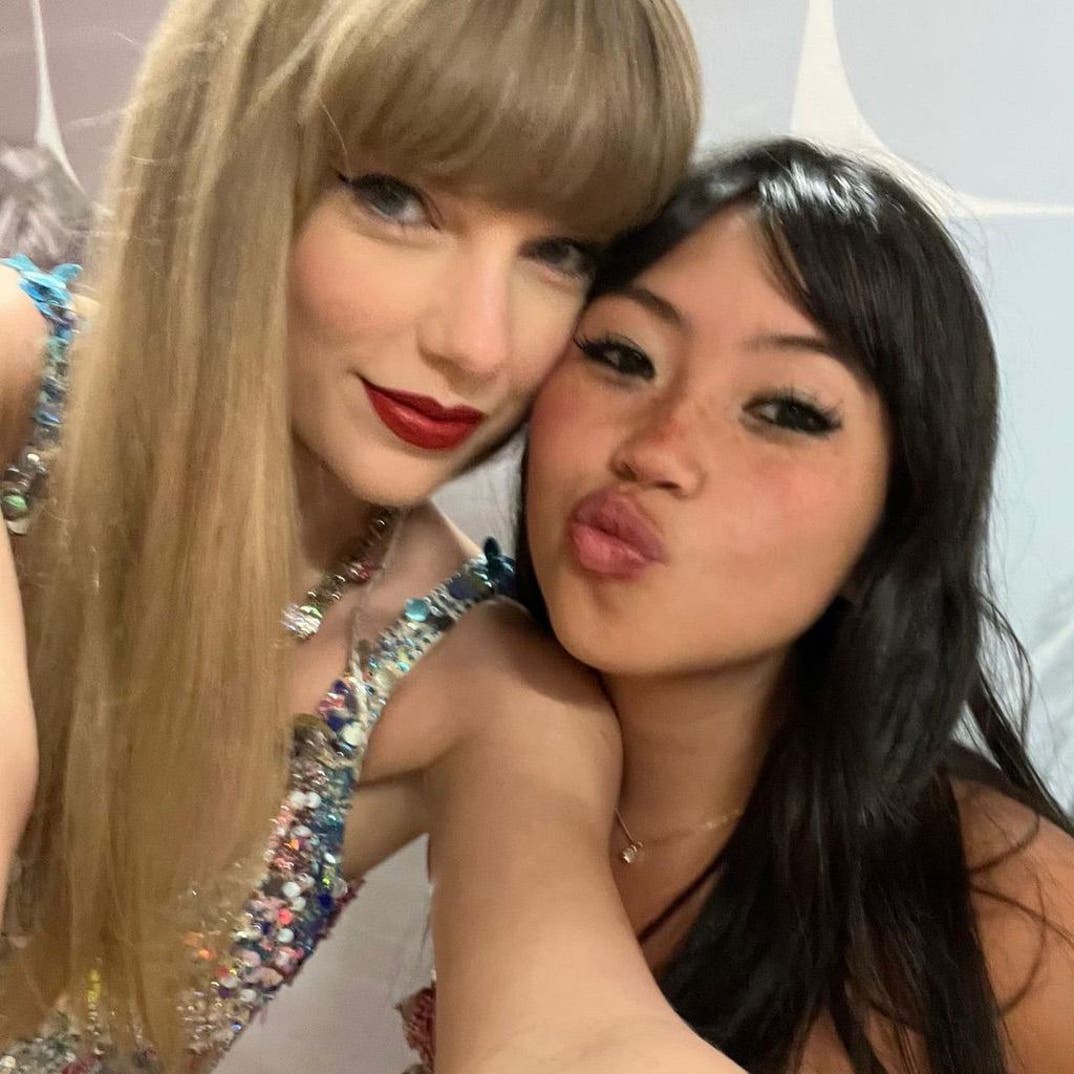 Taylor Swift and Beabadoobee