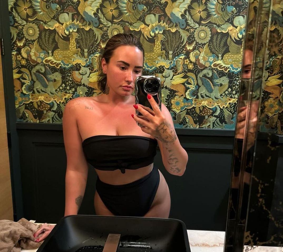 Demi Lovato Hot Shots Demi Lovato Hot Shots