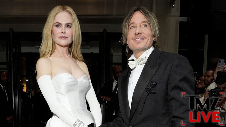 070125_urban_kidman_tmz_live