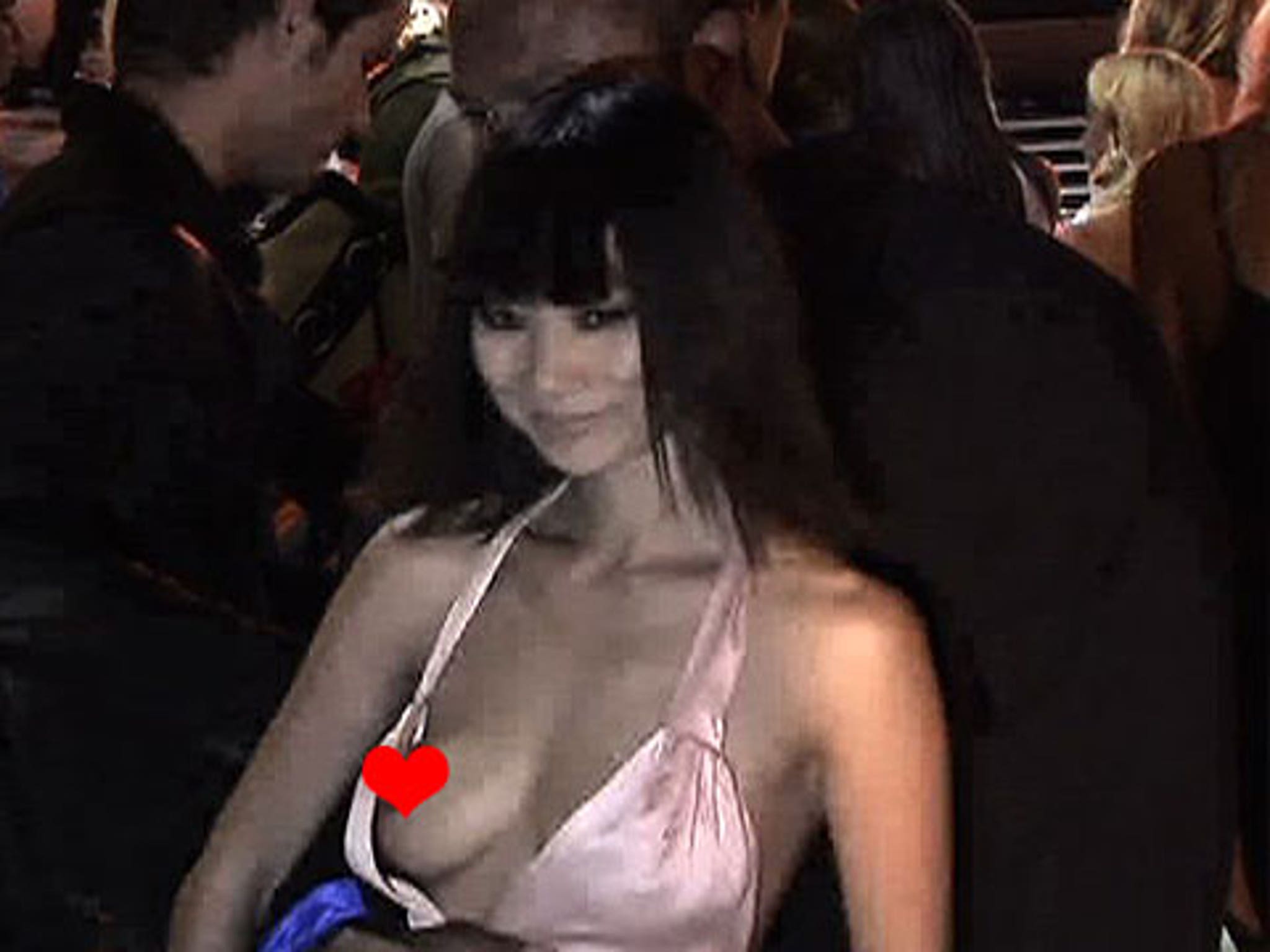 Bai ling nip slip