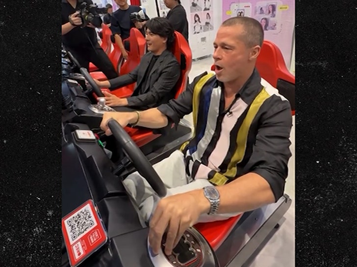 062725_brad_pitt_japan_woohoo