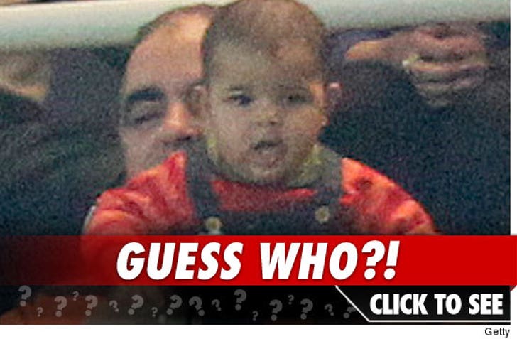 Who's My Daddy :: 1213-cristiano-ronaldo-guess-launch-credit