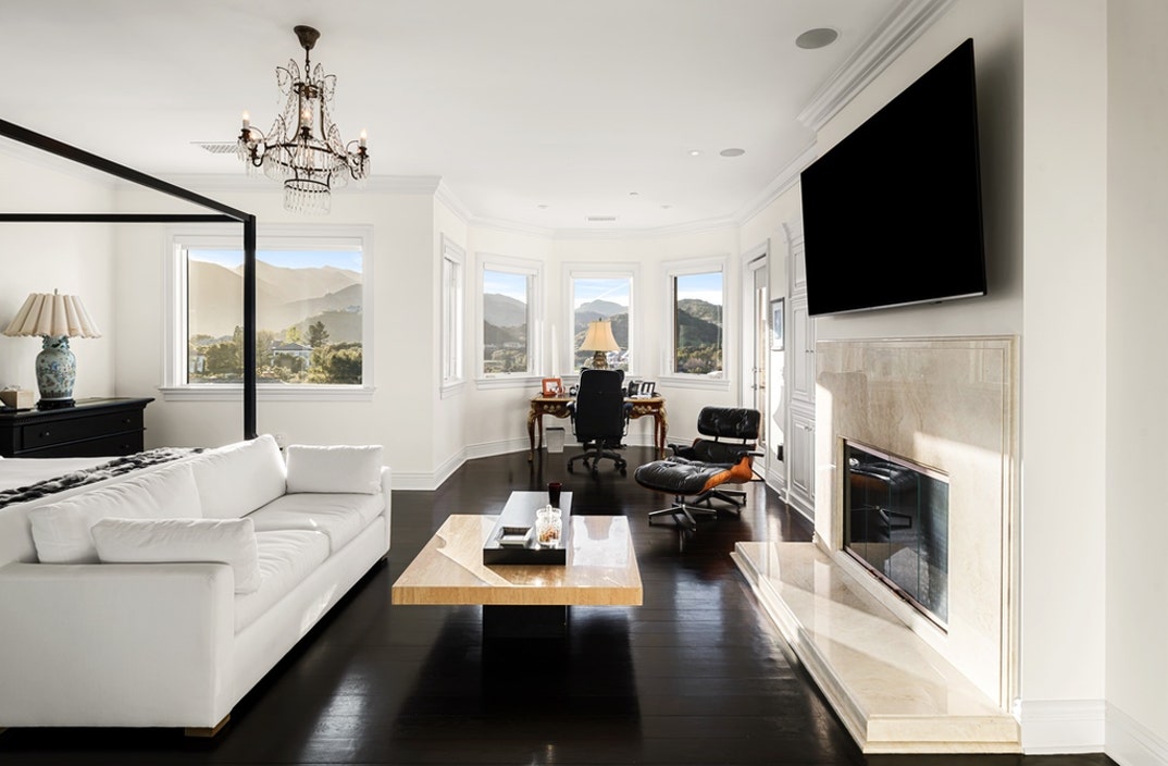 Paul Anka Relists Sherwood Estate 21
