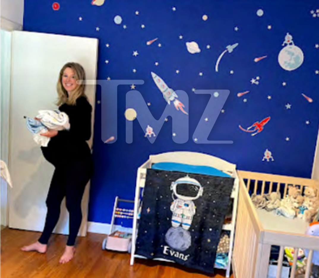 Elizabeth Holmes Photos 3