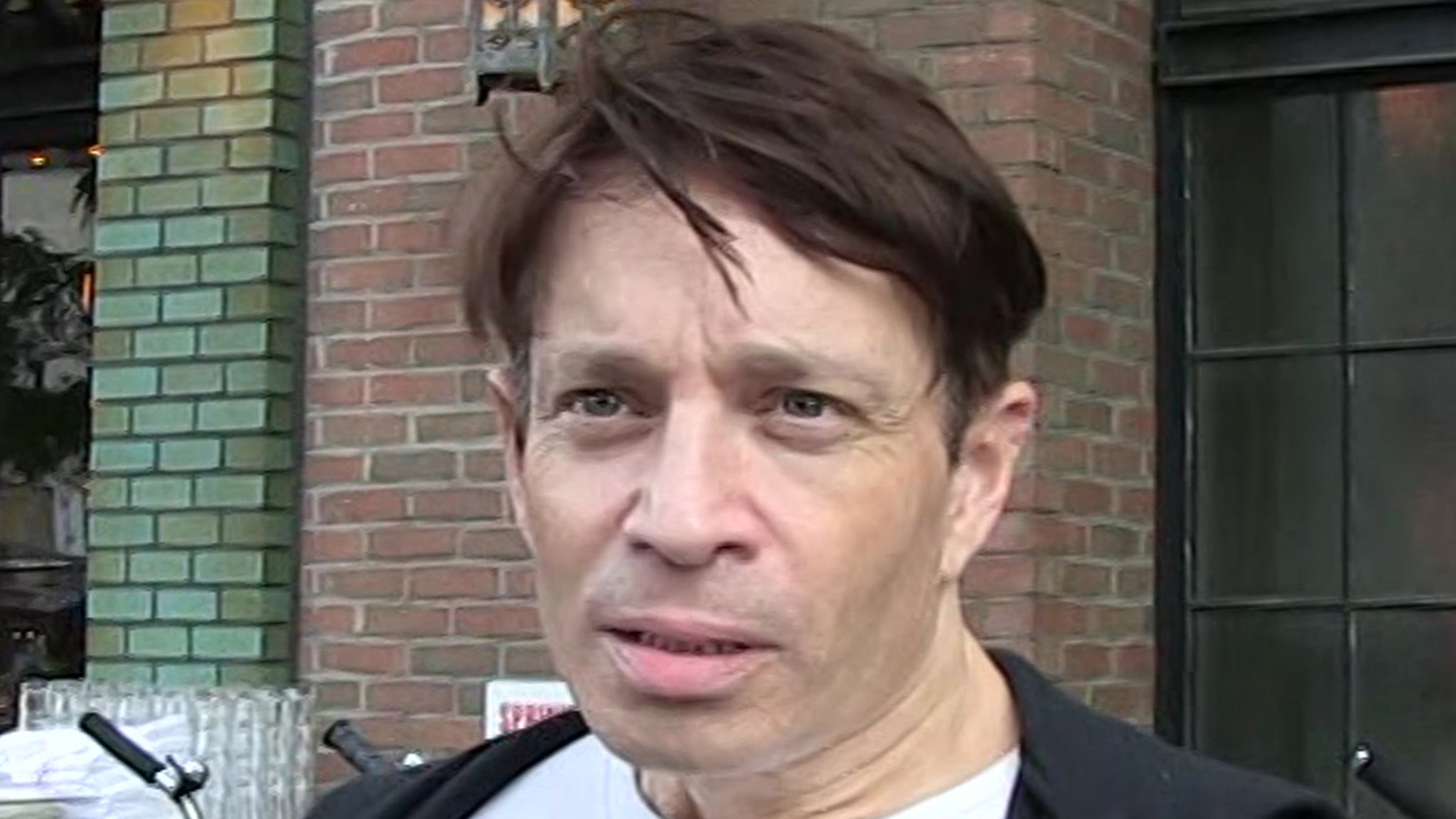 Chris Kattan Booted from Flight for Refusing to Wear Mask
