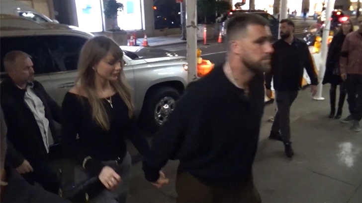 taylor-swift-travis-kelce-kal-11-05-2025