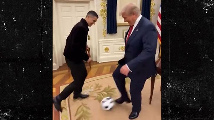112025_trump_ronaldo_kal