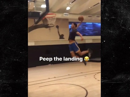 062217_lonzo_ball_dunking_primary