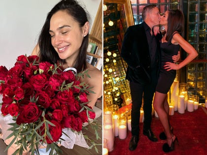 Stars With Roses And Kissing For Valentines Day