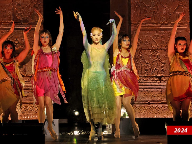 Ariana Grande cantando Sub Getty Swipe 2