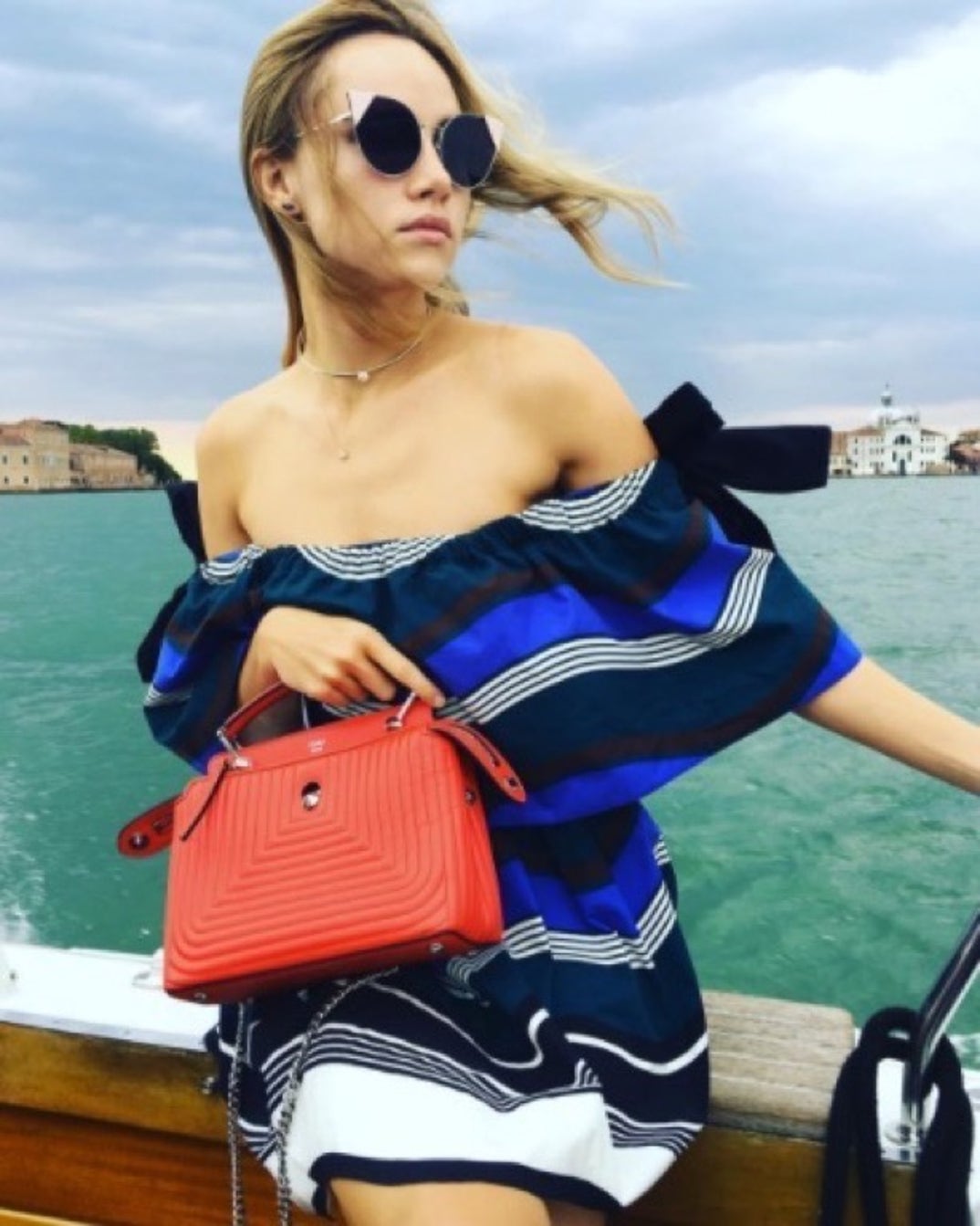 0116_suki_waterhouse_instagram_09