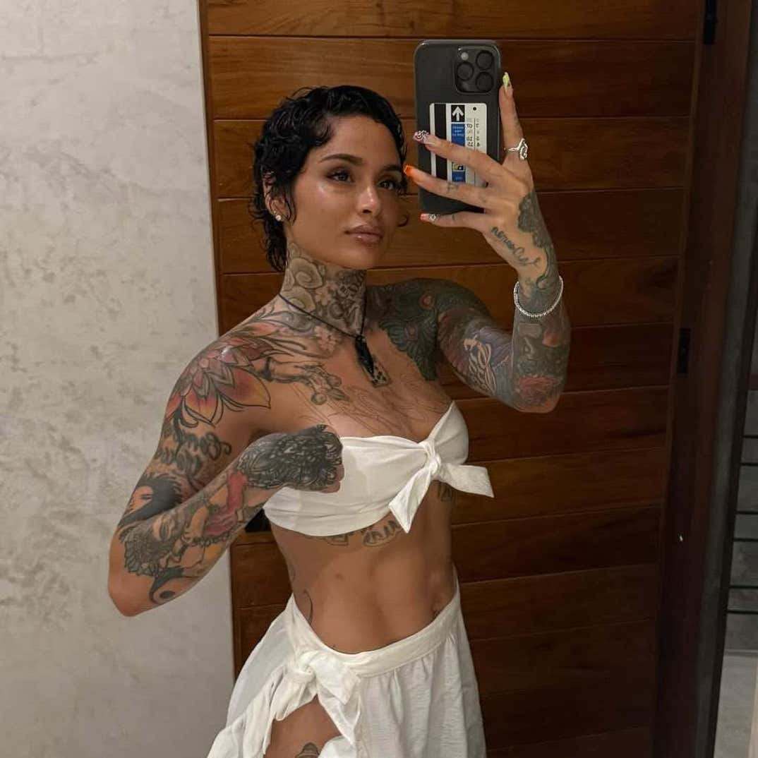 Kehlani Hot Shots 16