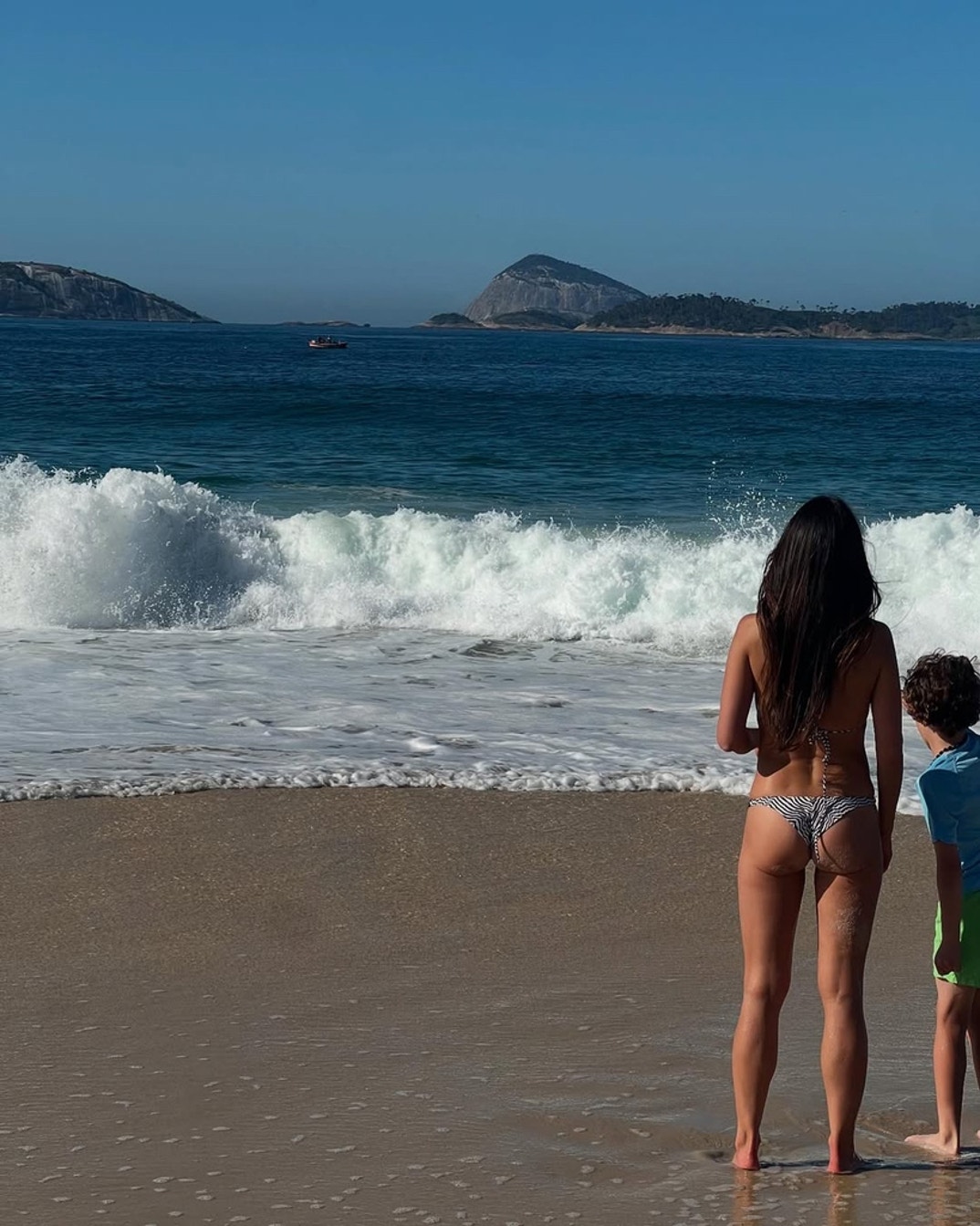 Jordana Brewster Hot Shots 6