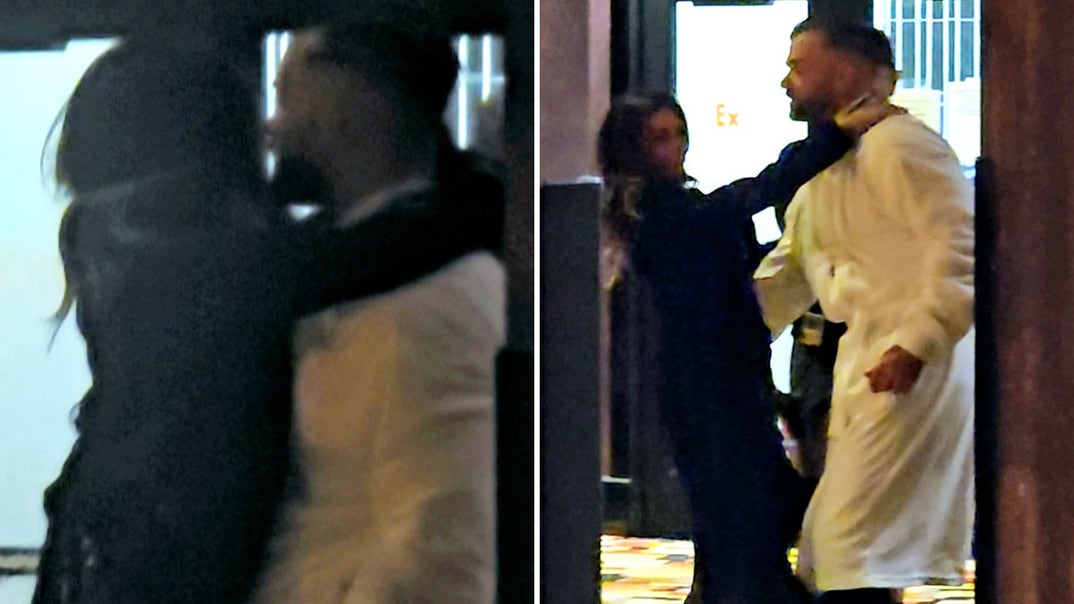 1117-Taylor-Frankie-Paul-Romantic-Moment-Las-Vegas-PRIMARY