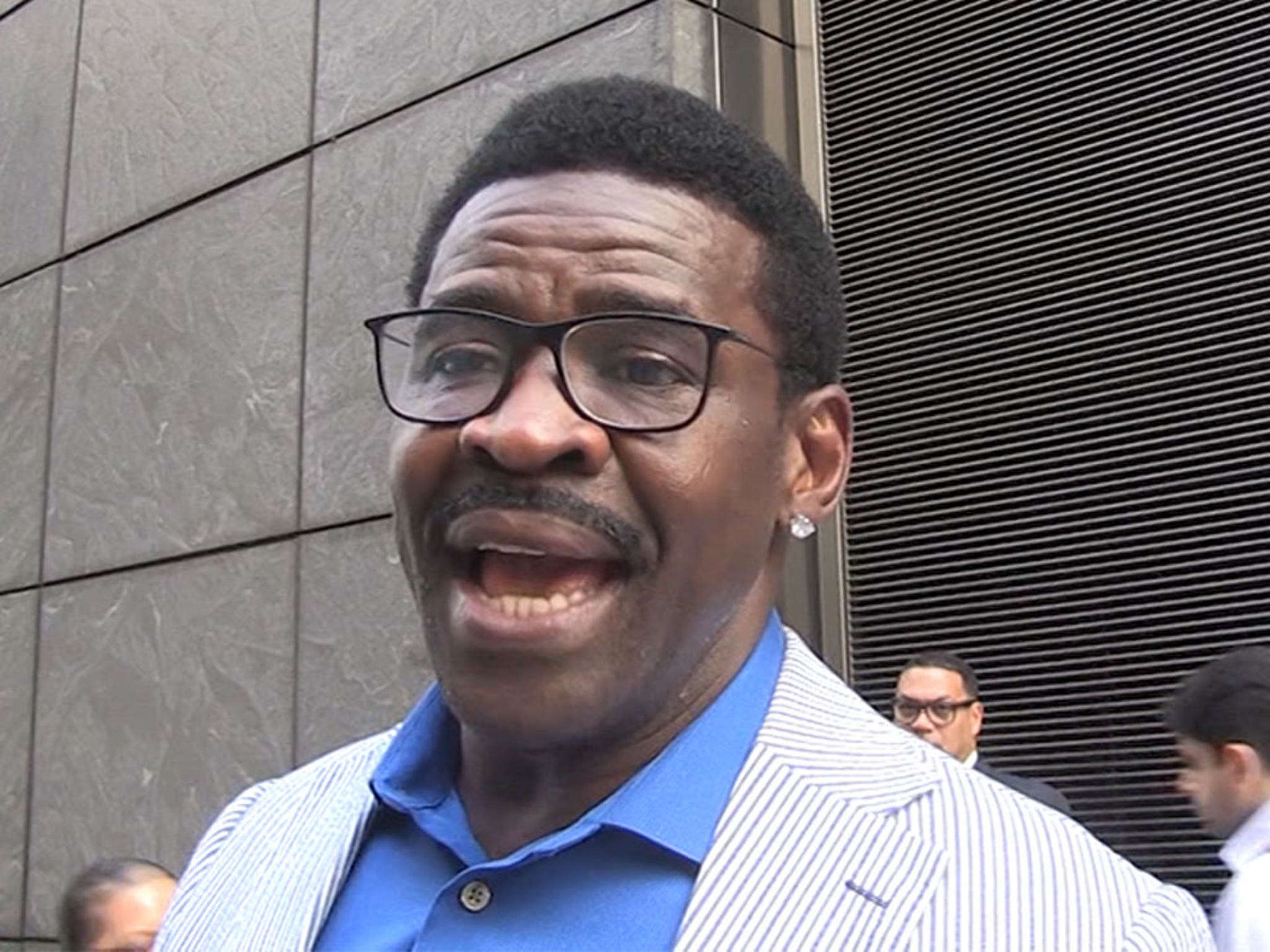 Michael Irvin suggests maybe Cowboys should sign Antonio Brown