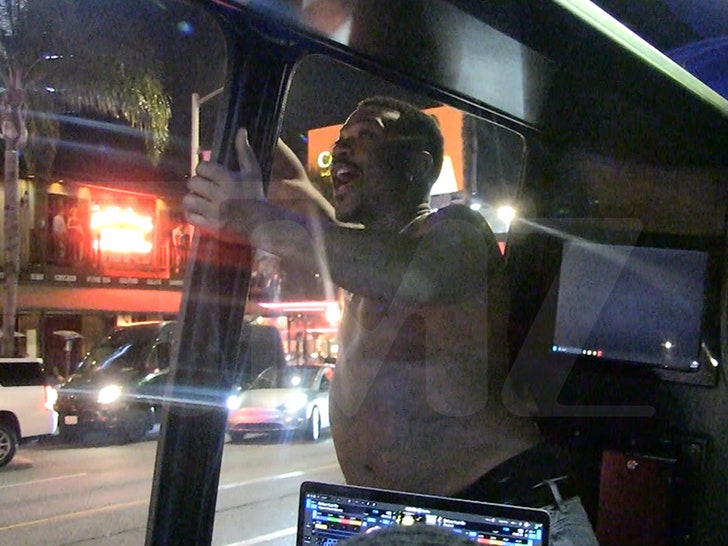 081725_tmz_after_dark_ray_outside_primary