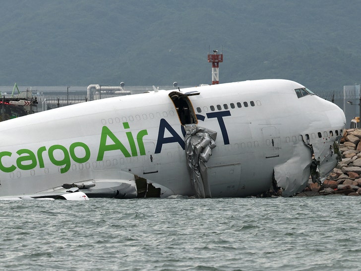 hong-kong-international-airport-reuters-2