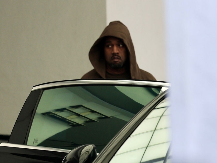 kanye-west-backgrid-3