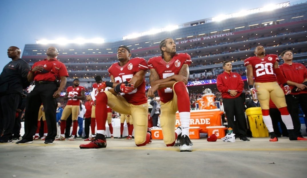 Colin_Kaepernick_knee_anthem06