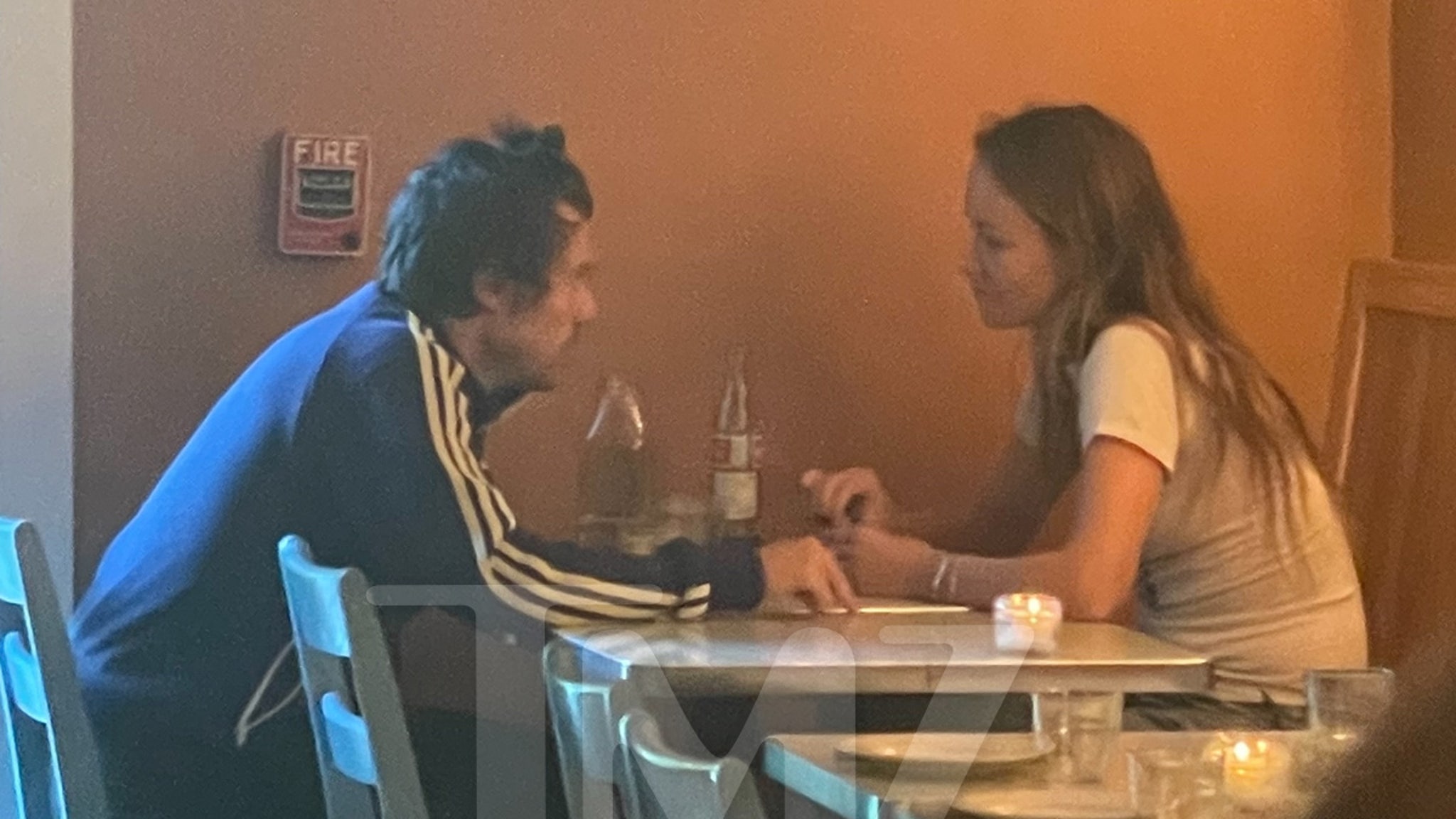 Harry Styles and Olivia Wilde Grab Dinner in New York thumbnail