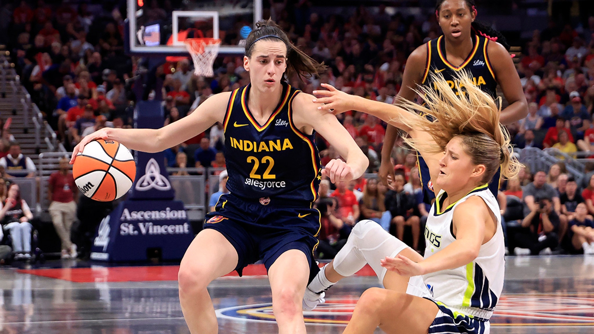 Caitlin Clark Wins WNBA Rookie Of The Year Honors