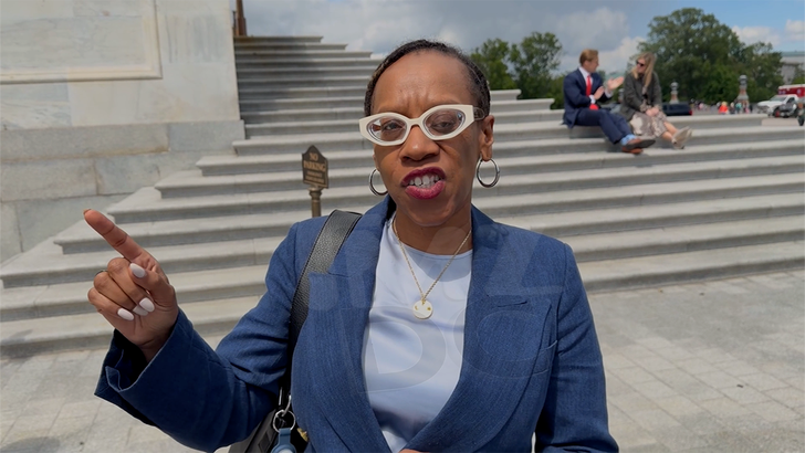 042026_lateefah_simone_kal_v3png